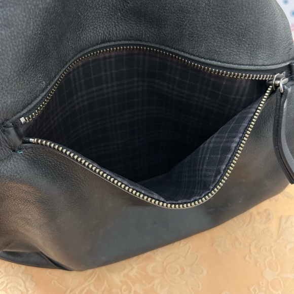 BURBERRY AUTHENTIC BLACK LABEL CALFSKIN LEATHER CROSSBODY BAG UNSEX - Picture 5 of 10